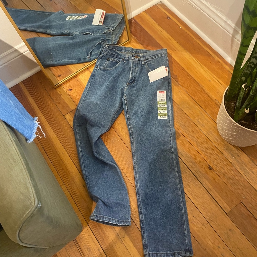 Wrangler jeans - straight leg medium light wash